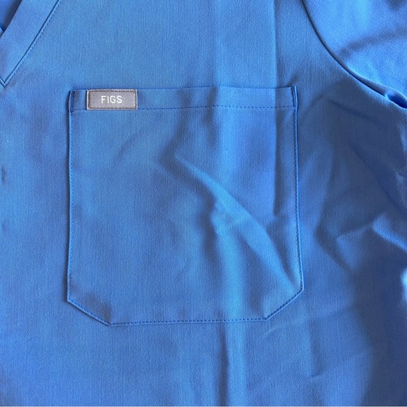 FIGS Blue Top - Picture 3 of 5